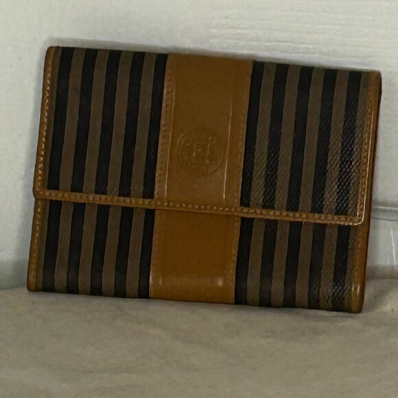 Fendi Women's Wallet - Elevate Your Everyday Style! - Picture 1 of 2